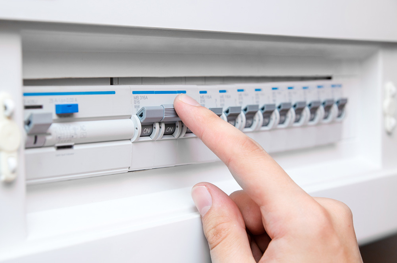 Schalt­schrank­bau bei Elektrotechnik Nirschl Daniel GmbH in Lalling